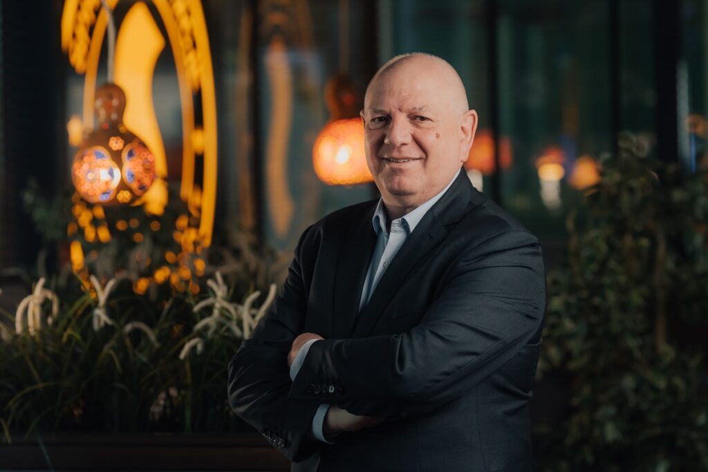 Sylwester Cacek_prezes Sfinks Polska_int